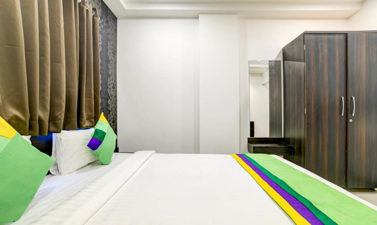 Treebo Grand Euro Pipliyahana Square อินดอร์ ภายนอก รูปภาพ