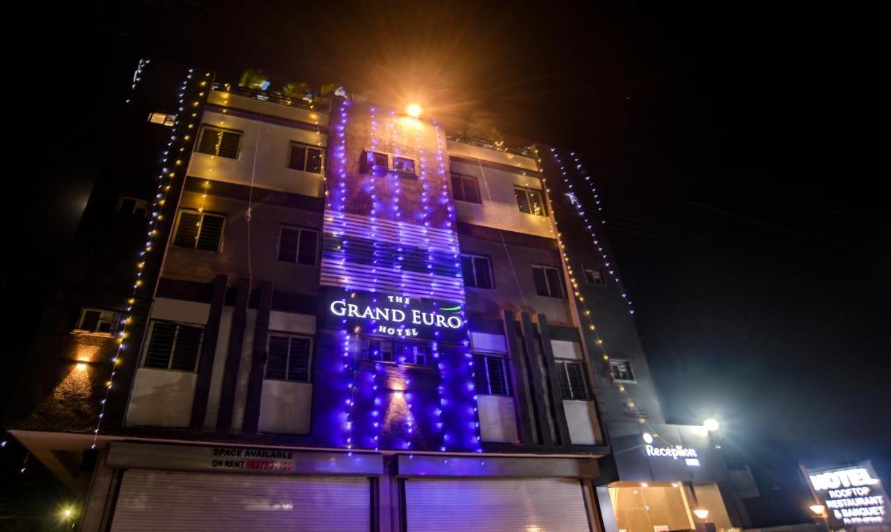 Treebo Grand Euro Pipliyahana Square อินดอร์ ภายนอก รูปภาพ