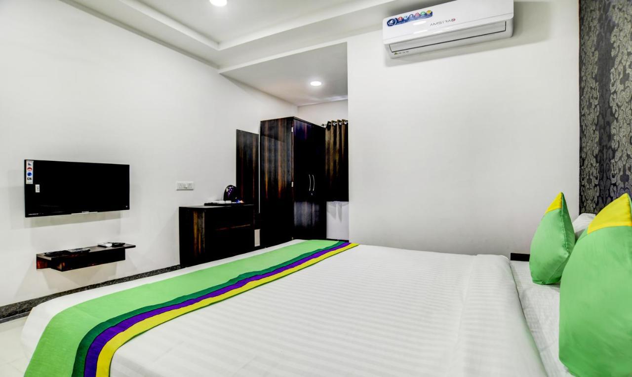 Treebo Grand Euro Pipliyahana Square อินดอร์ ภายนอก รูปภาพ